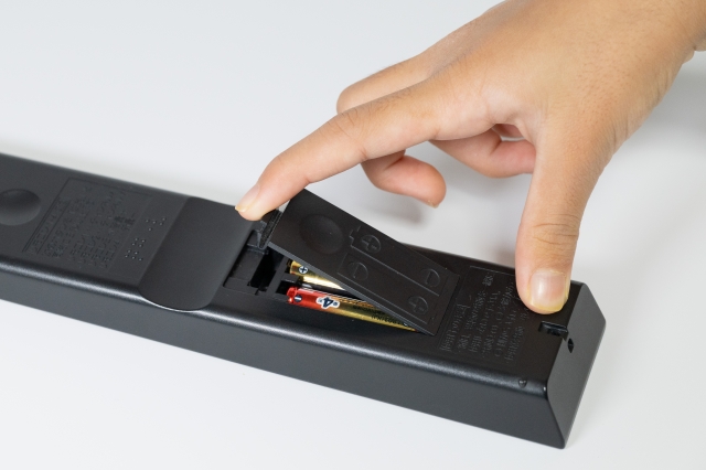 電池と充電池は外してから出す