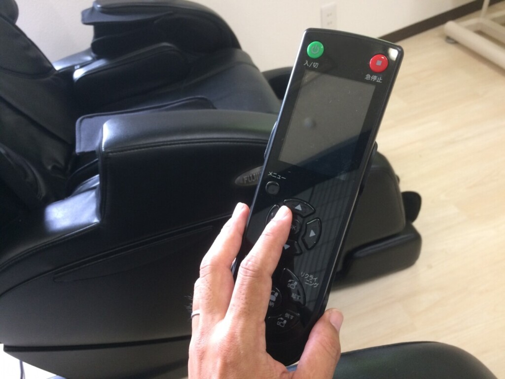 運べないマッサージチェアは回収業者処分の検討を