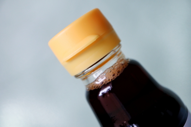 余ったまたは賞味期限切れ調味料の捨て方