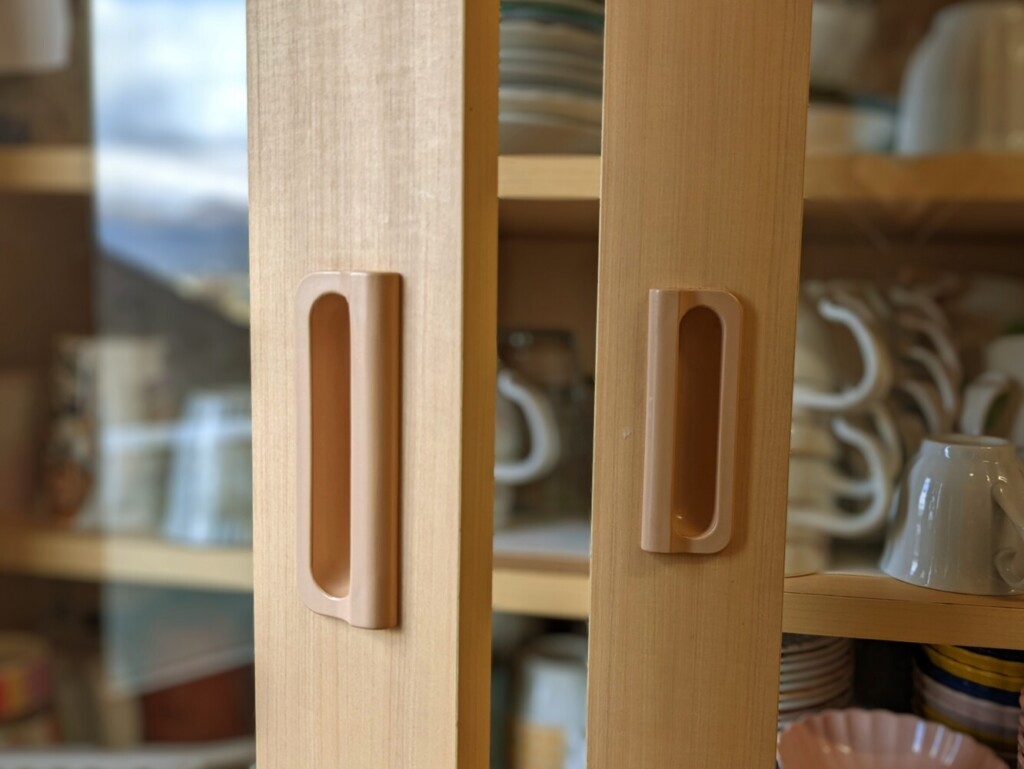 食器棚が運べないときに不用品回収業者ならスムーズ