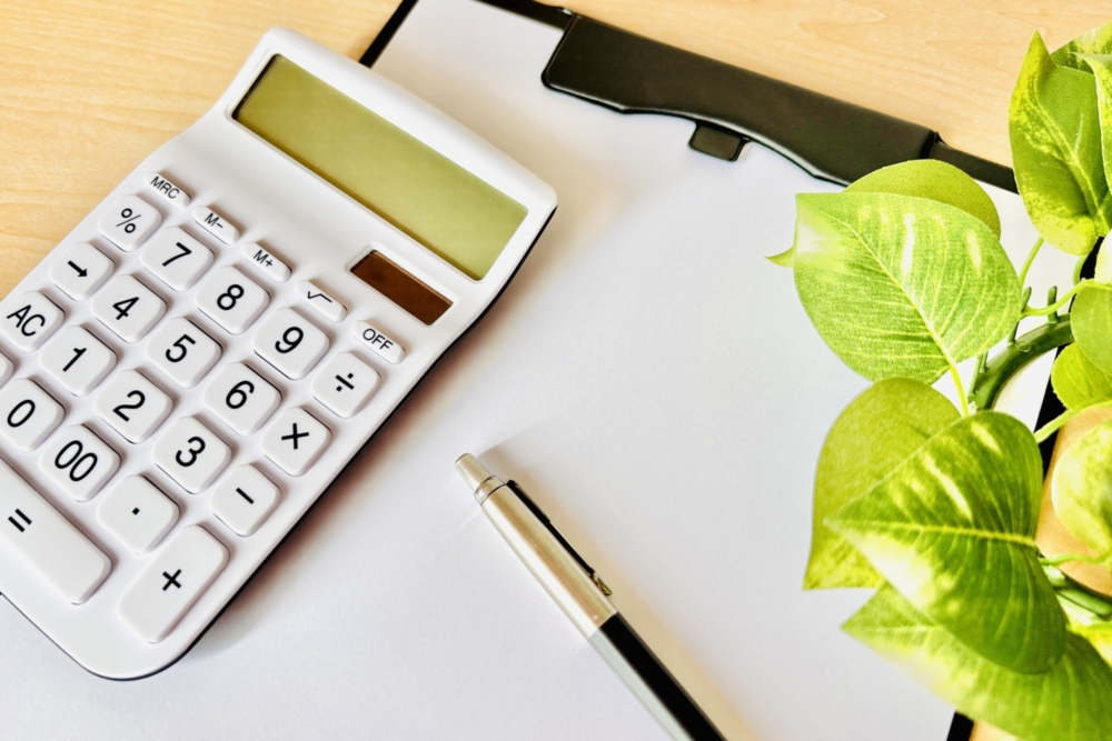 位牌を処分する際の依頼先と費用