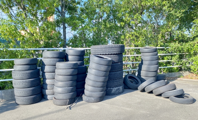 廃タイヤの処分費用を抑えるには?