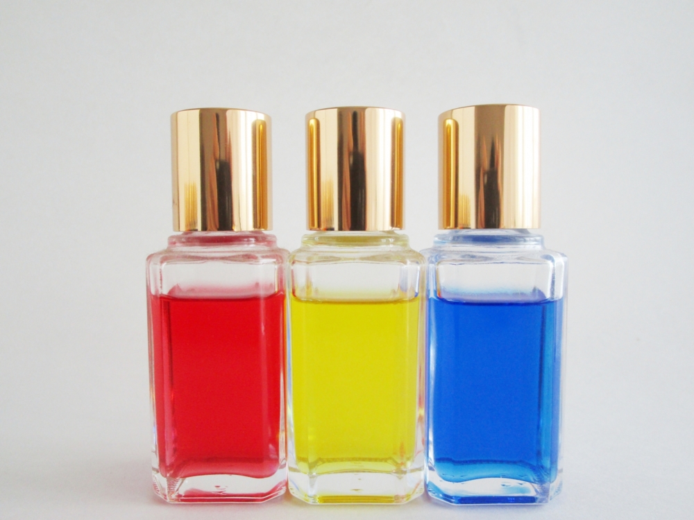 古いマニキュア(ネイルポリッシュ)の中身を出す方法