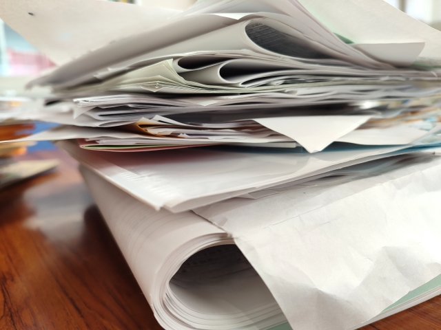 残す書類・捨てる書類・一時保管する書類の判断基準