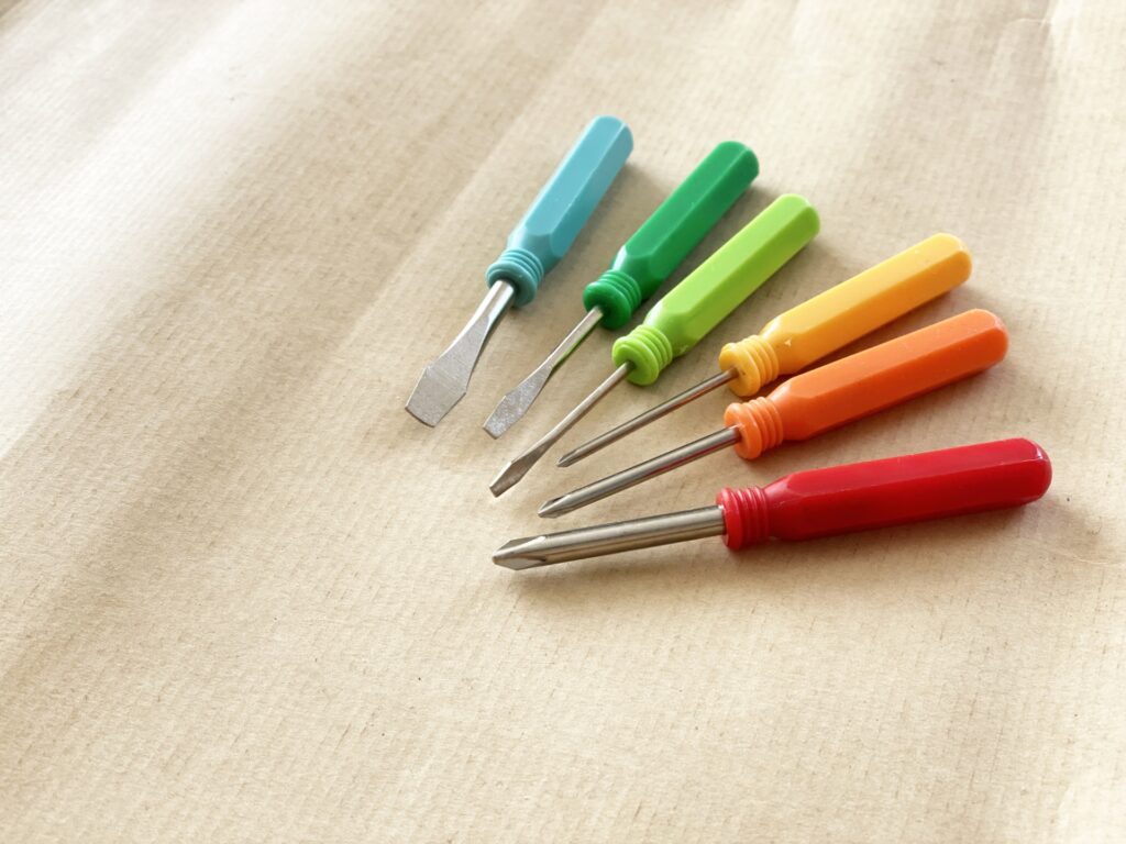 食器棚を処分する際の解体手順