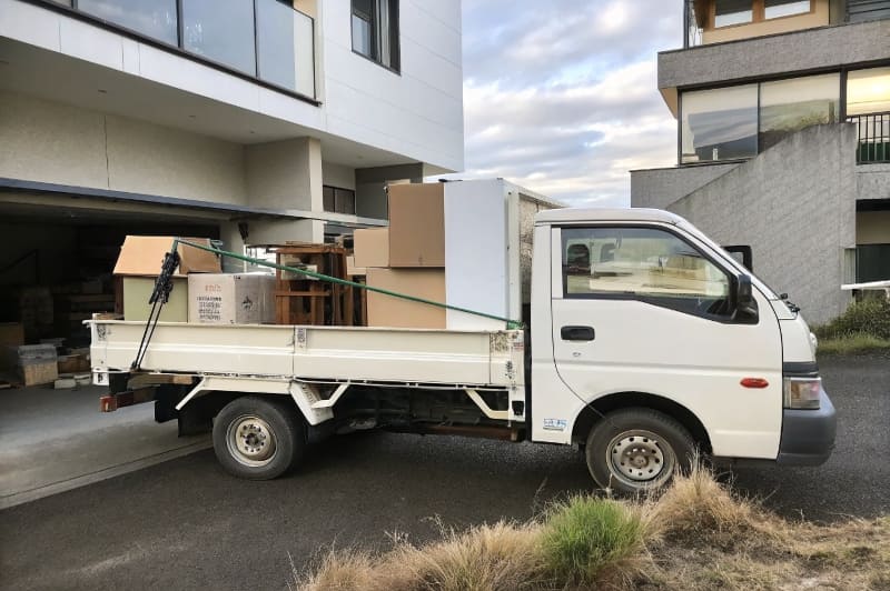 不用品回収車